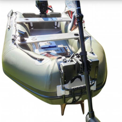 Inflatable boat with front-mounted trolling motor