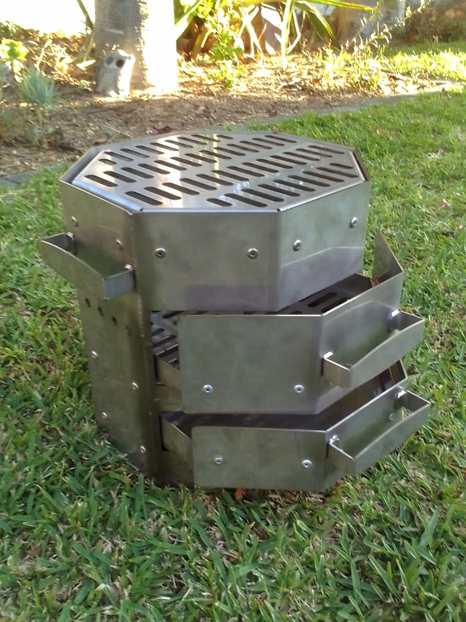 Mega Potjie Stand & Braai
