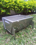Flat Pack Mega Braai met braairooster bo-op.
